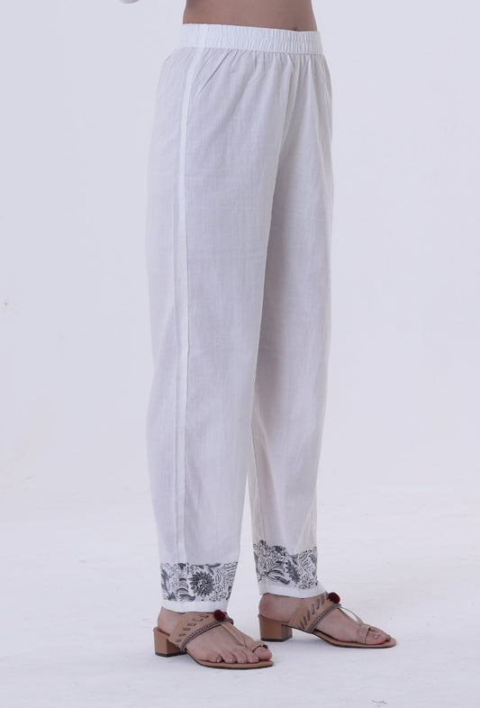 White Color Cotton Block Printed With Multicolor Motif Pant サイズ XS