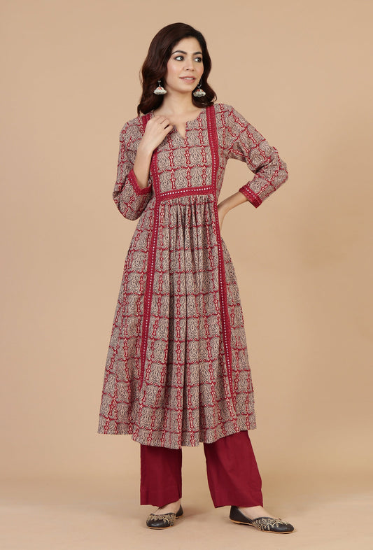 Red Printed Gathered Kurta with Lace Detail サイズ S