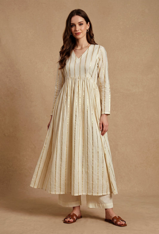 Set of 2: Off-White Lurex Stripe Flared Kurta with Straight Pant Set クルタ M・パンツ M