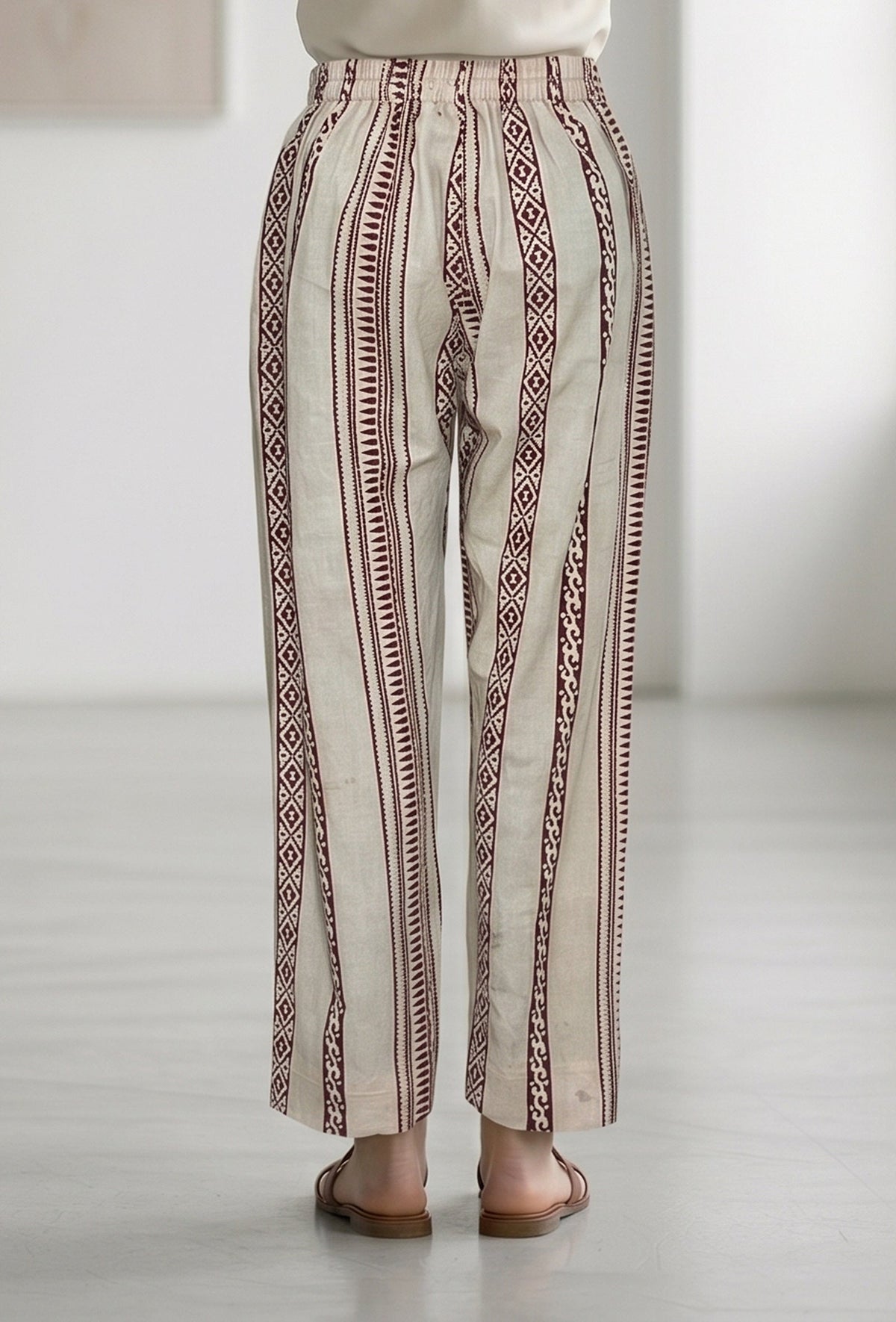Set of 2: Maroon Gathered Yoke V-Neck Kurta パンツ XS・クルタ L