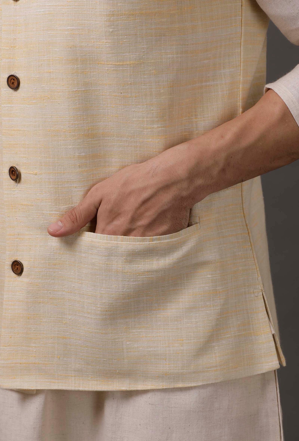 Set of 3: Beige Kurta Pajama with Yellow Waist Coat サイズ 48