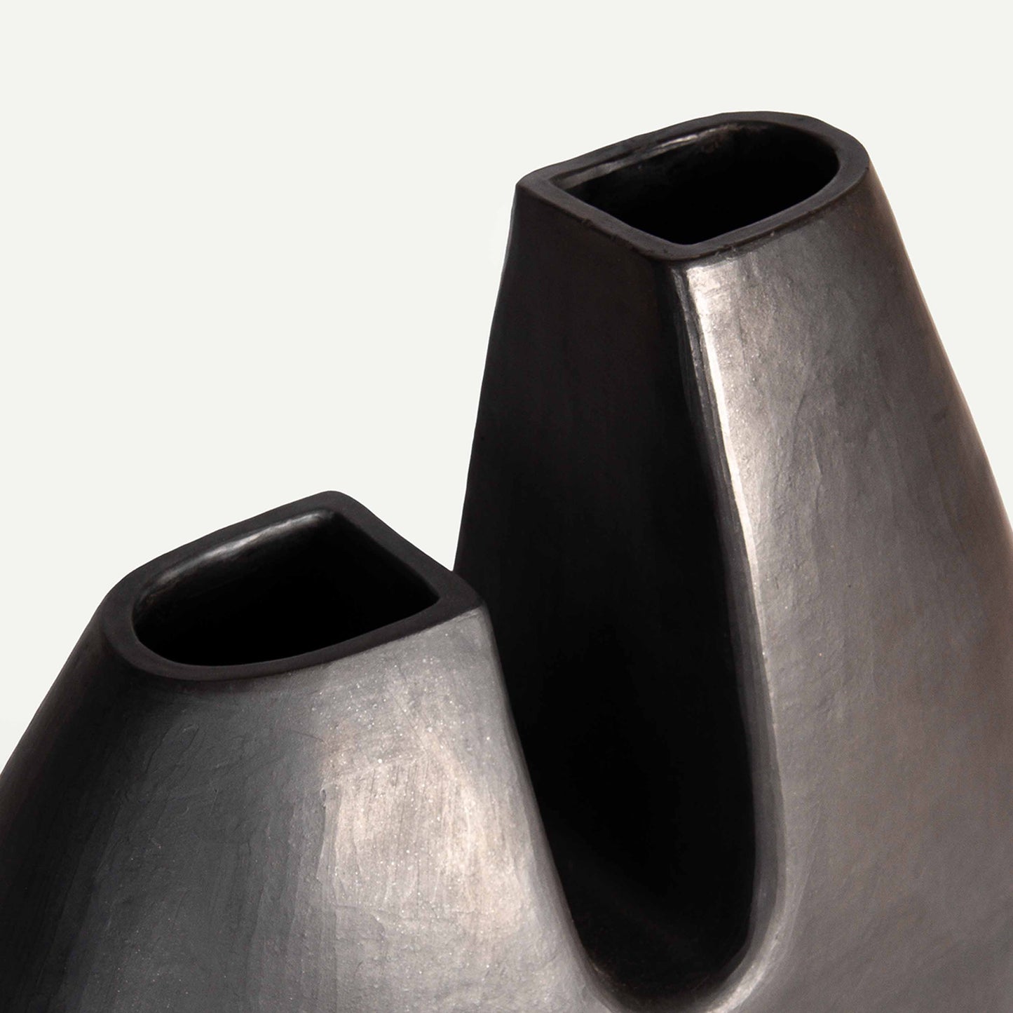 SABLE LONGPI VASE 36(L) x 19.3(B) x 35(H)