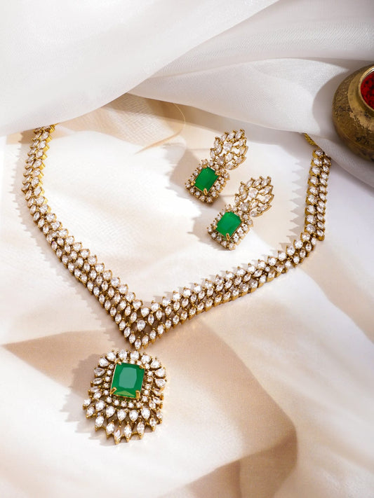 【Rubans】 Evergreen Magic 22K Gold-Plated Emerald Green Cubic Zirconia Necklace Set|エバーグリーン マジック 22K ゴールドメッキ エメラルドグリーン ジルコニア ネックレスセット