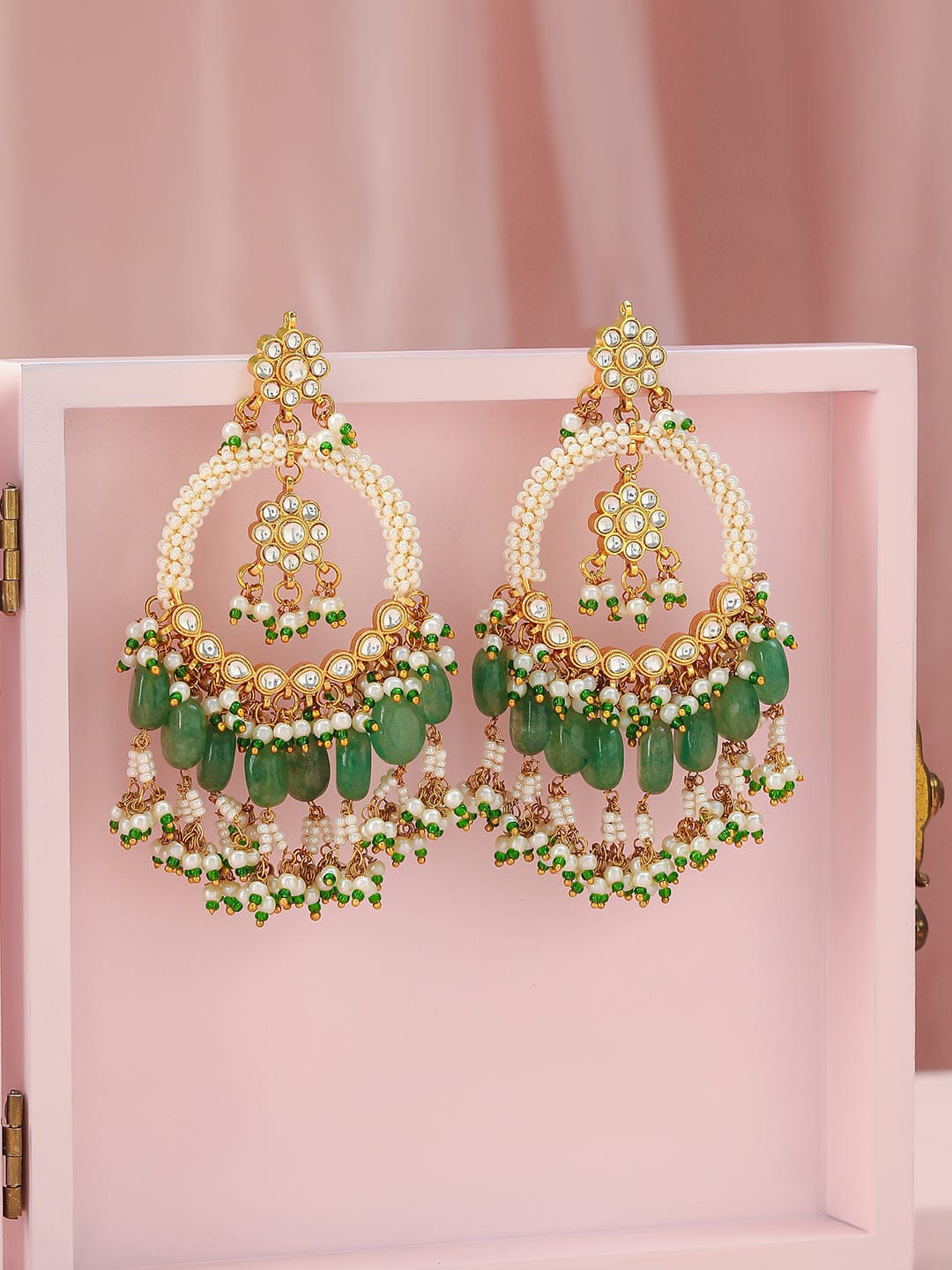 【Rubans】 22K Gold-Plated Heritage Pearl & Green Beads Chandbali Danglers|22K ゴールドメッキ パール&グリーンビーズ チャンドバリ ダングラー