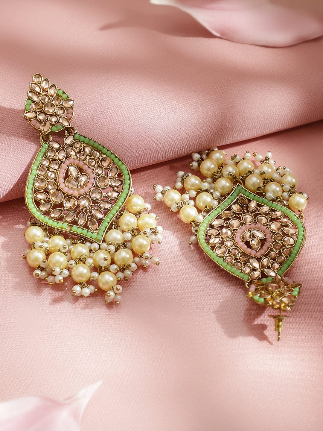 Lush Glow Green Danglers フリーサイズ