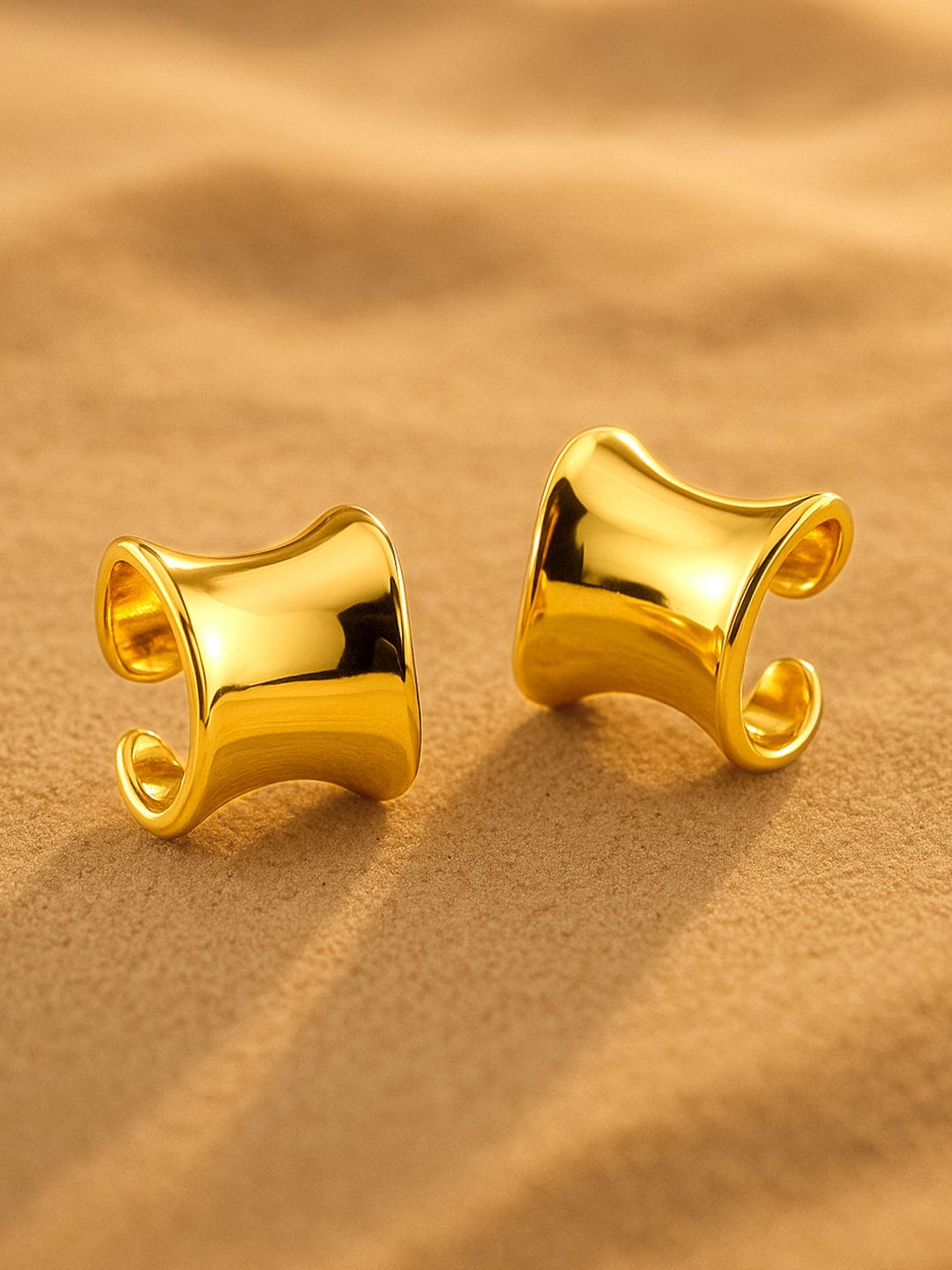 【Rubans】 18KT Gold Plated Bold Hoop Earrings in Stainless Steel, Tarnish-Free|18K ゴールドメッキ ステンレススチール ボールド フープイヤリング(変色しにくい)