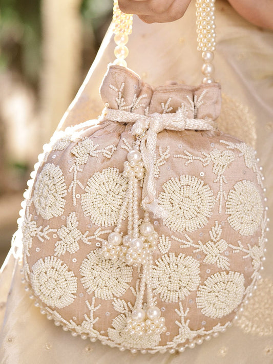 Rubans Beige Fabric Potli Bag with Pearl Floral Embroidery, Beaded Handle & Pearl Tassel フリーサイズ