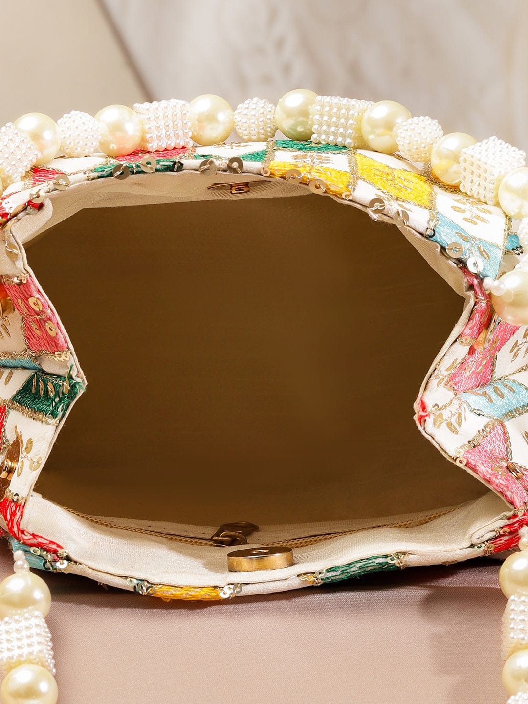 Rubans Multicolour Embroidered Potli Bag with Pearl Beaded Handle on Cream Base フリーサイズ