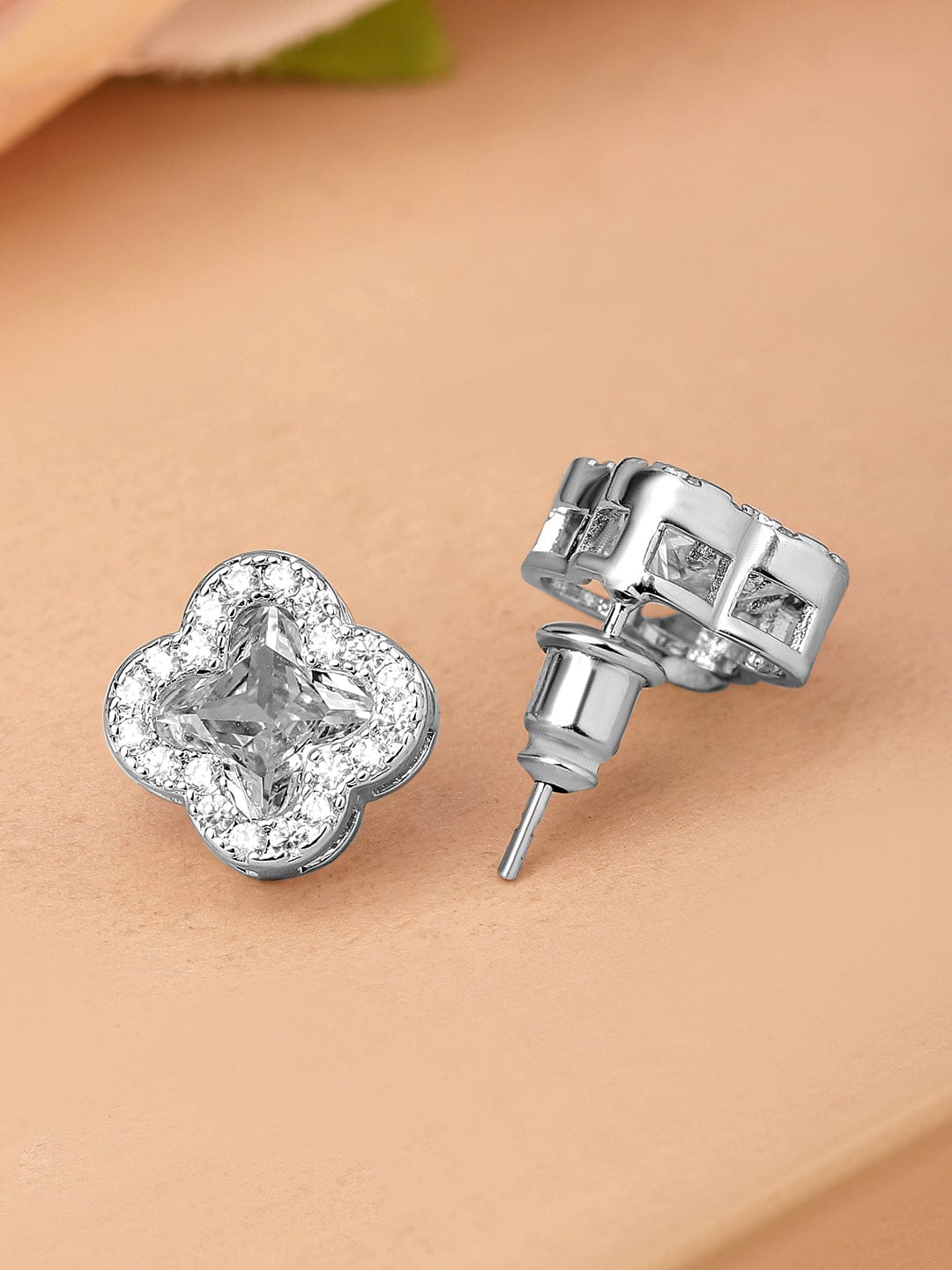 【Rubans】 Clover Tales in Silver Light Studs|クローバー シルバーライト キュービックジルコニア スタッドイヤリング