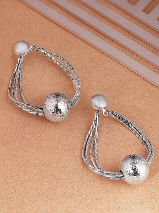 Dramatic Motion Silver Earrings フリーサイズ