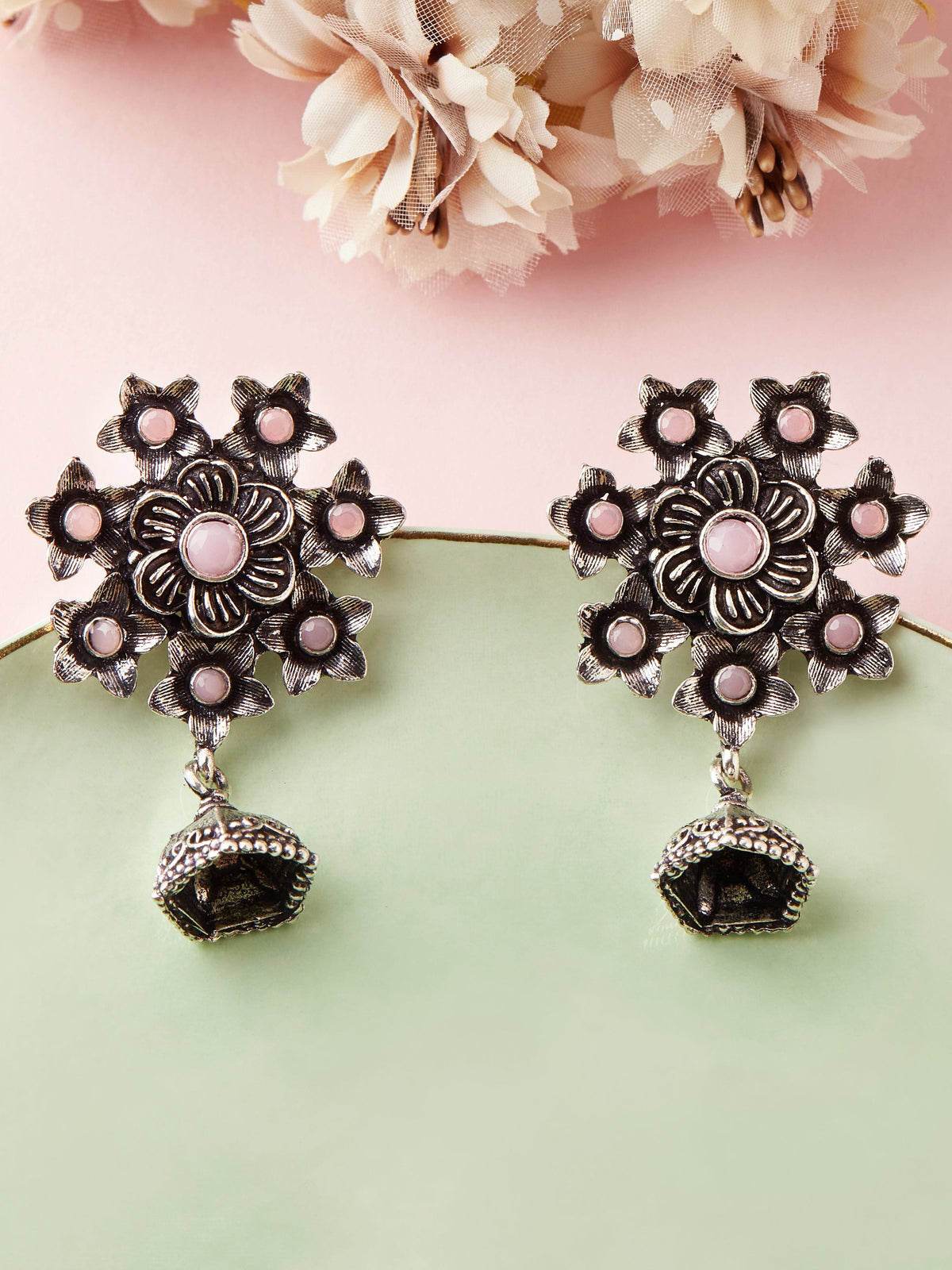 【Rubans】 Silver-Toned & Purple Dome Shaped Jhumkas|シルバートーン&パープル ドーム型 ジュムカ イヤリング