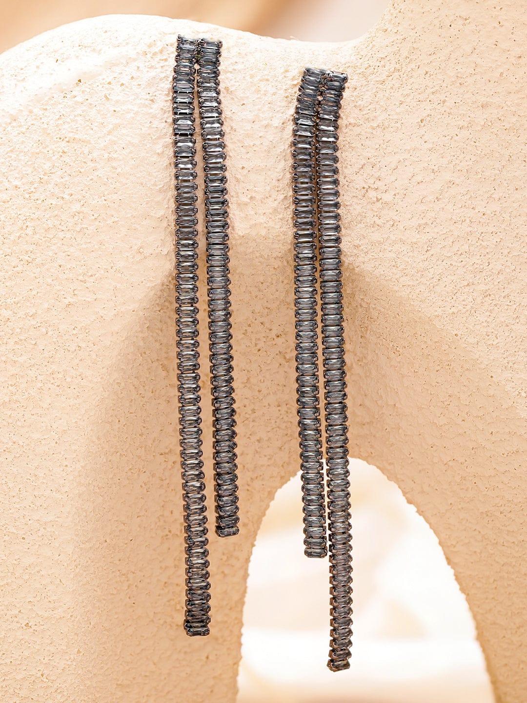 Black Crystal Baguette Earrings フリーサイズ