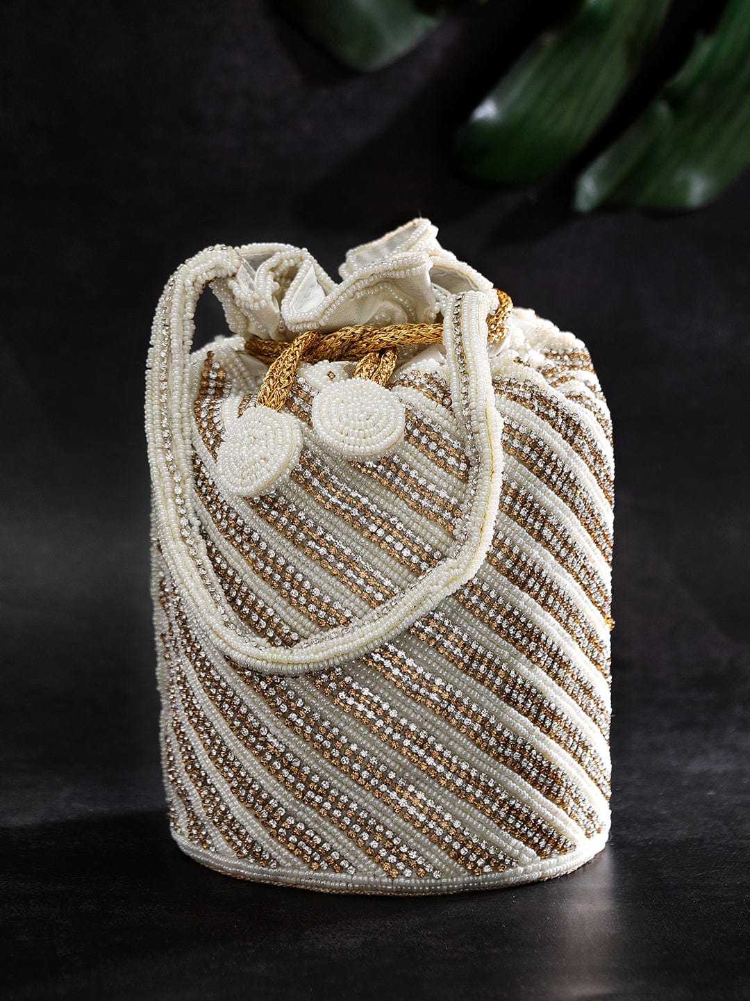 【Rubans】 White Potli Bag with Golden Embroidered Design|ホワイト ゴールド刺繍 ポトリバッグ