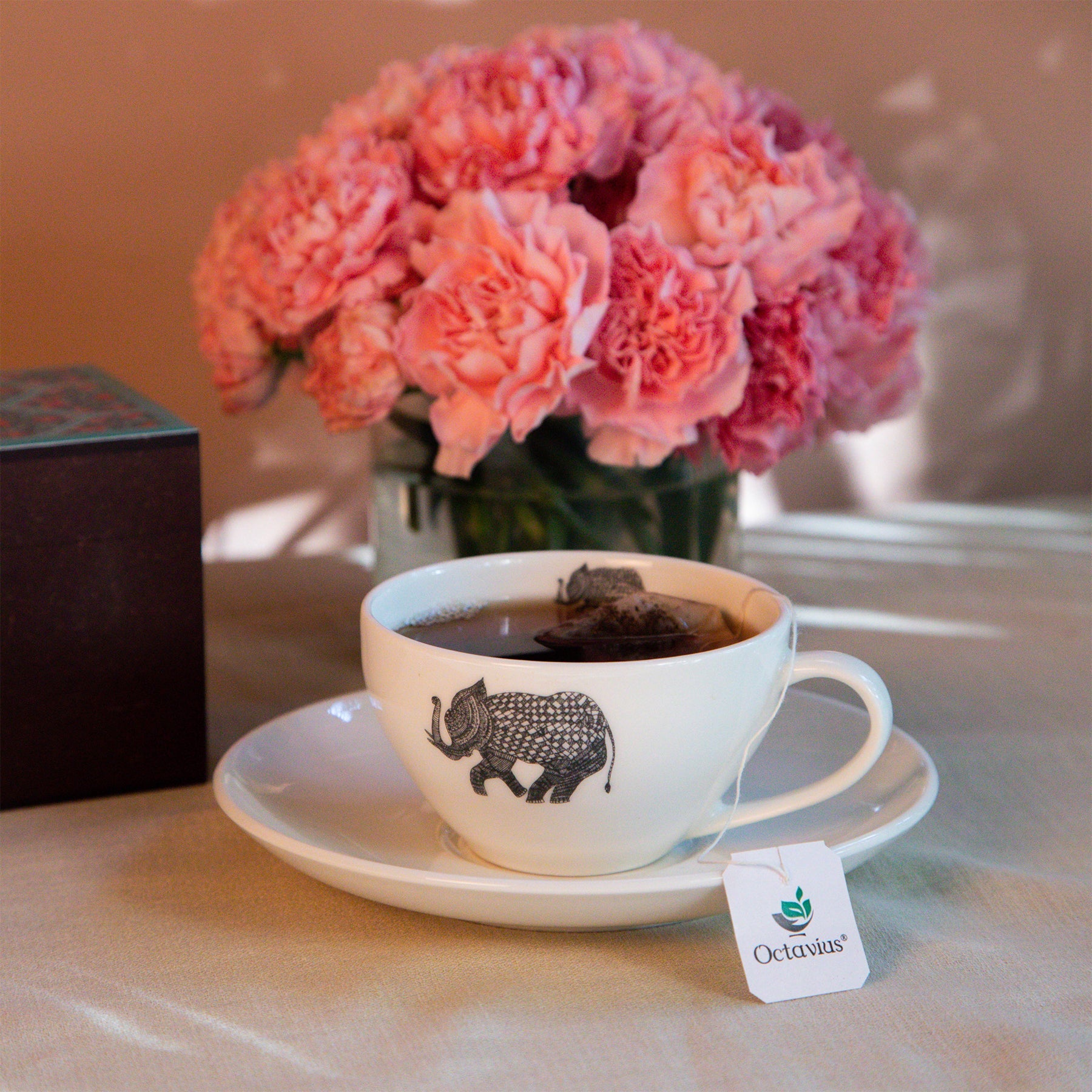 Assortment of Fine Teas- 30 Teabags in Ornate Floral Art Wooden Box 30teabags