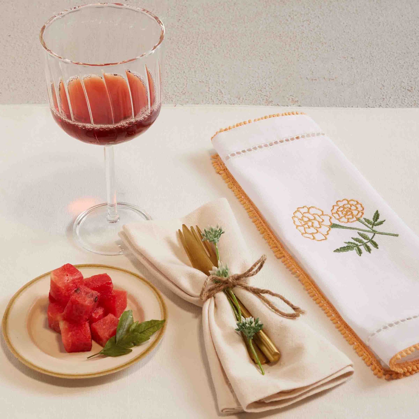ELAN SMALL WINE GLASS (SET OF 2) 9.8(L) x 9.8(B) x 20(H); 直径: 9.8