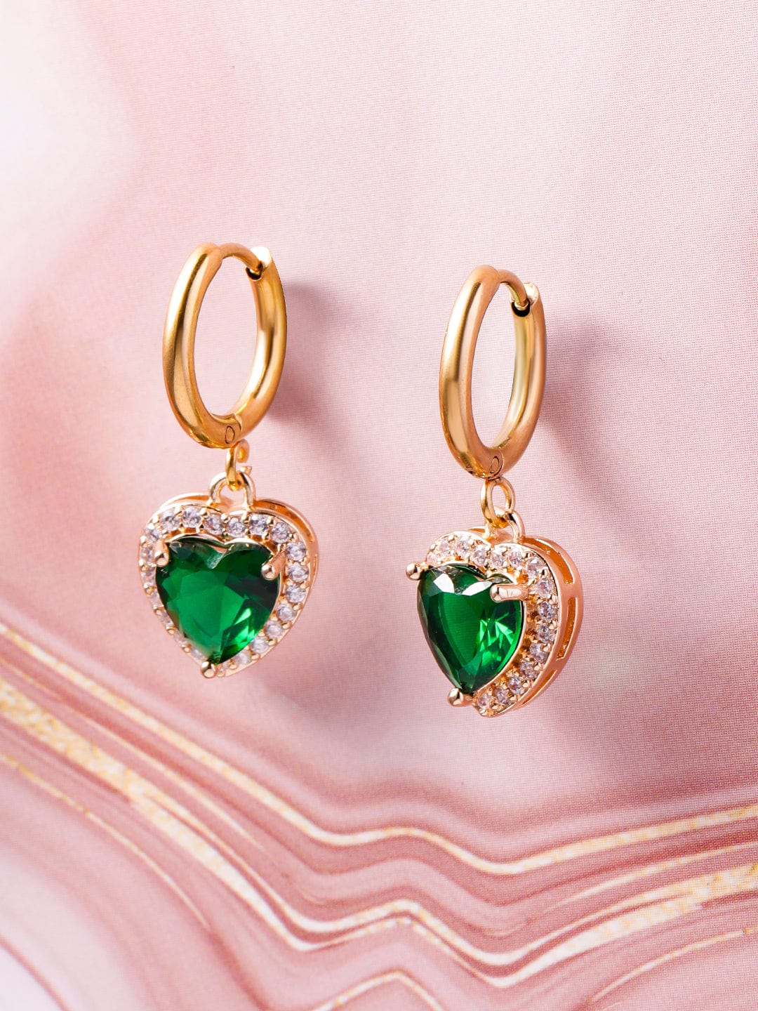 【Rubans】 Contemporary Emerald Zirconia Hoop Drops｜18K ゴールドメッキ ステンレススチール エメラルド CZ ドロップイヤリング