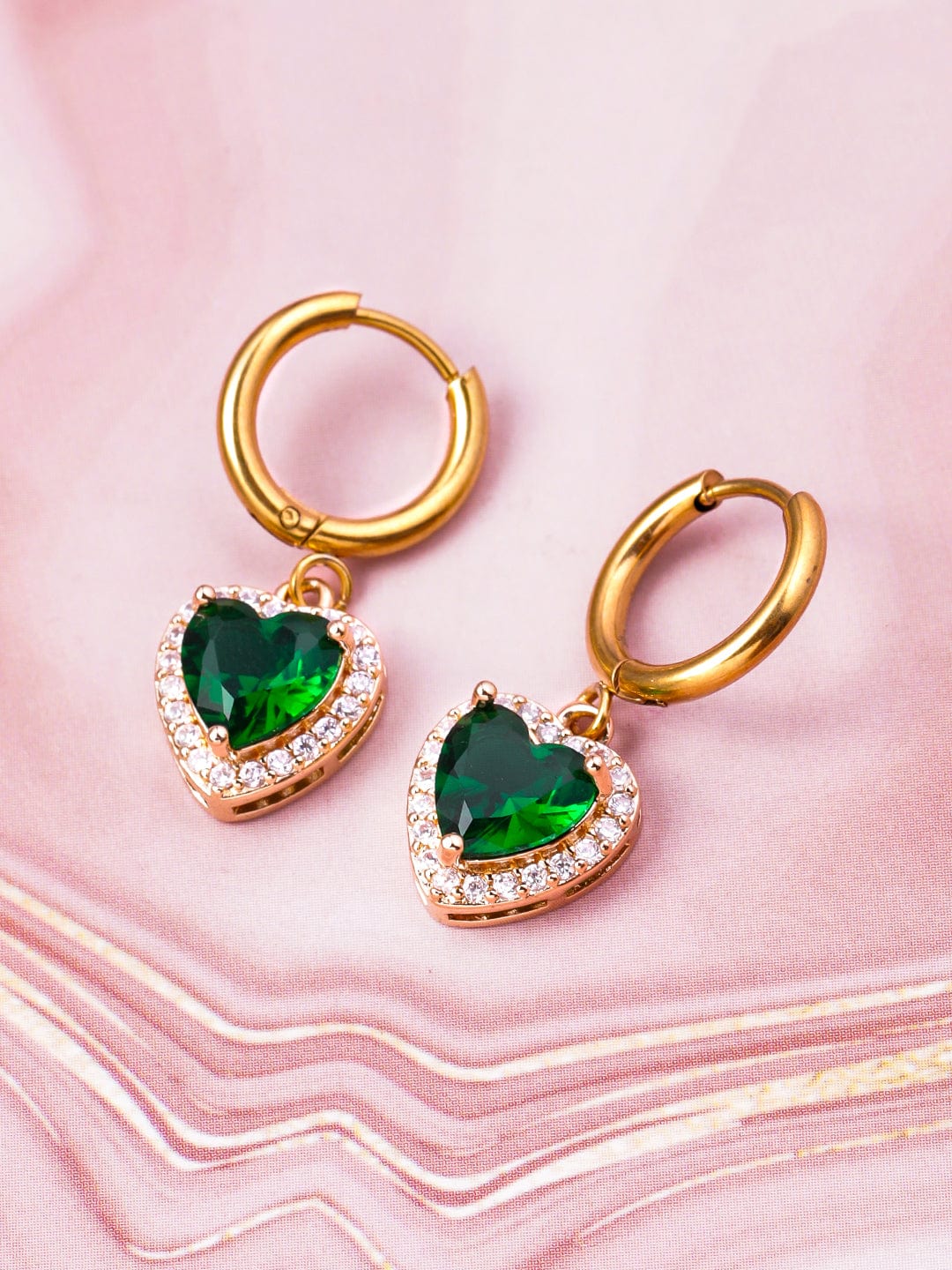 【Rubans】 Contemporary Emerald Zirconia Hoop Drops｜18K ゴールドメッキ ステンレススチール エメラルド CZ ドロップイヤリング