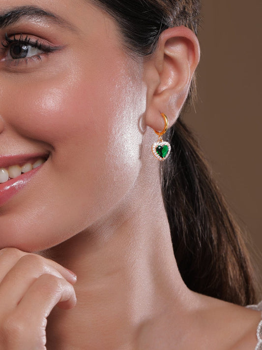 【Rubans】 Contemporary Emerald Zirconia Hoop Drops｜18K ゴールドメッキ ステンレススチール エメラルド CZ ドロップイヤリング