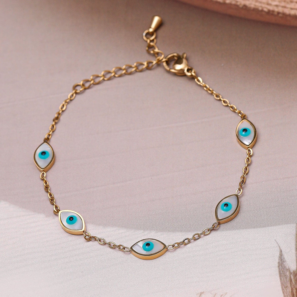 Dainty Evil Eye Bracelet Gold