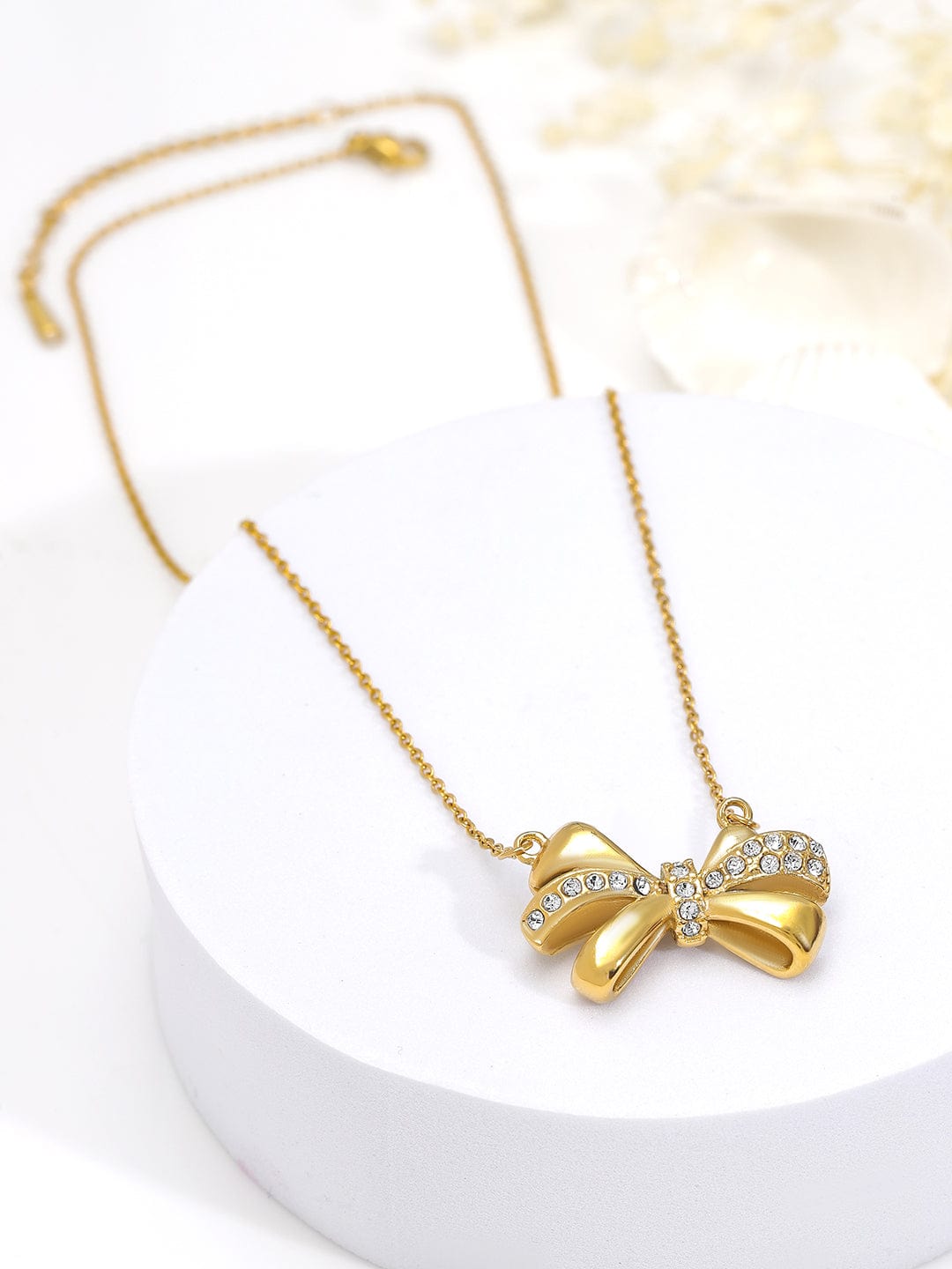 Sparkly Elegant Bow Necklace Gold