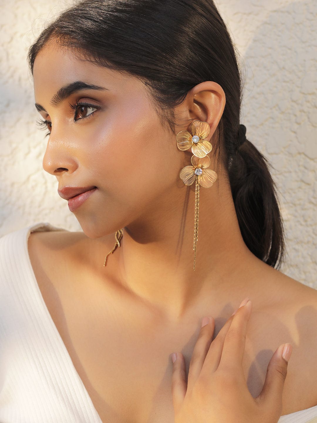 Delicate Floral Tassels Drop Earrings Gold