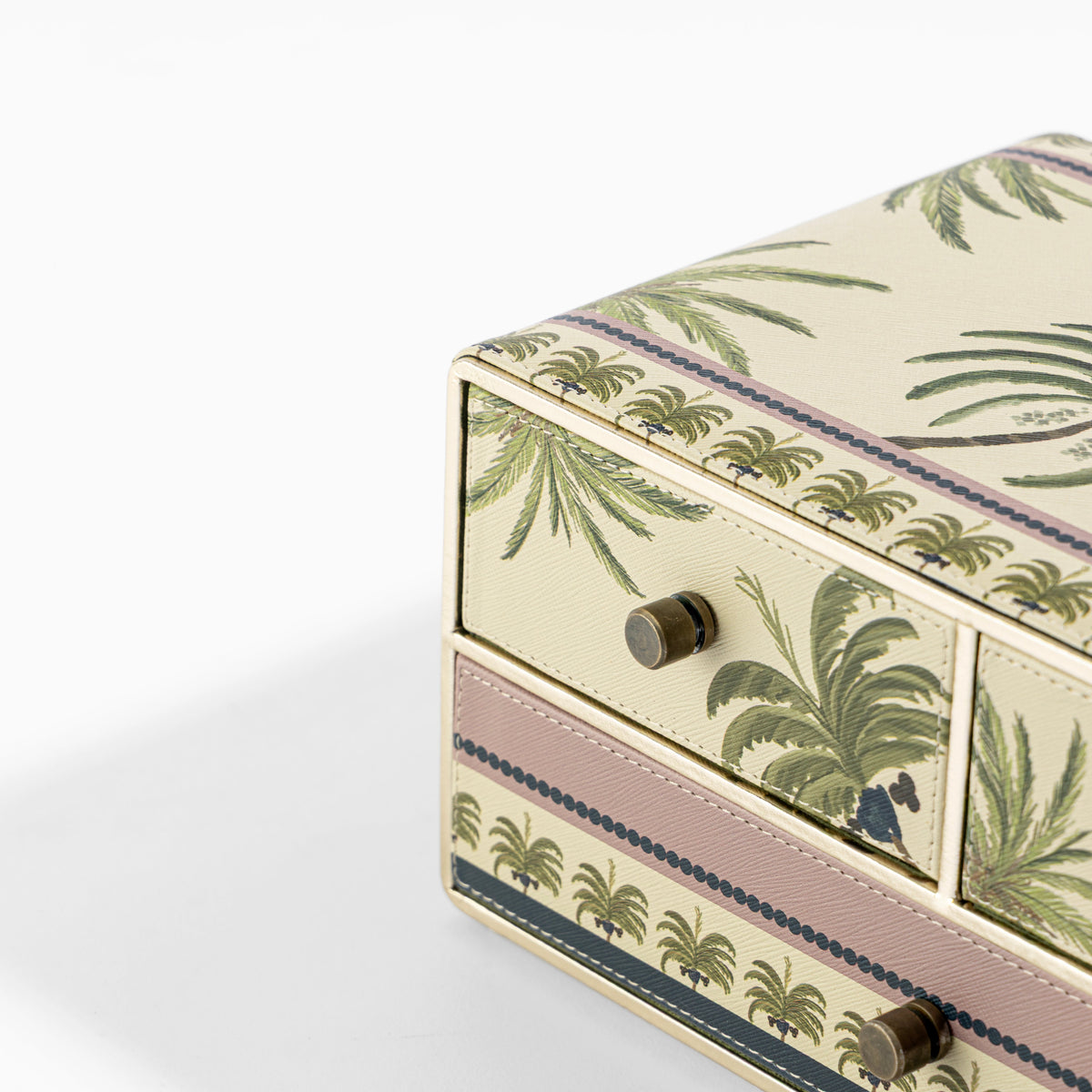【Pure Home + Living】 Palmero Beige & Green Faux Leather 3-Part Organiser｜パルメロ ベージュ＆グリーン フェイクレザー 3 仕切りオーガナイザー｜31.5×21×15cm