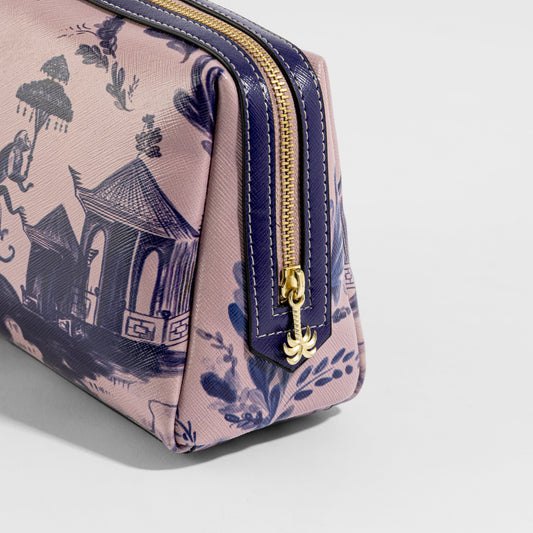 【Pure Home + Living】 Far East Pink Faux Leather Vanity Pouch - Large｜ファーイースト ピンク フェイクレザー バニティポーチ（L）｜23×8×16.5cm