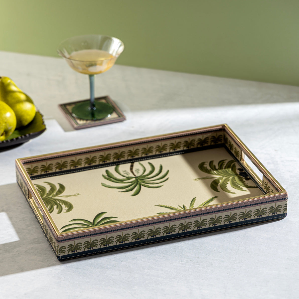 【Pure Home + Living】 Palmero Beige & Green Faux Leather Rectangular Tray｜パルメロ ベージュ＆グリーン フェイクレザー 長方形トレイ｜38.3×25.5×5cm