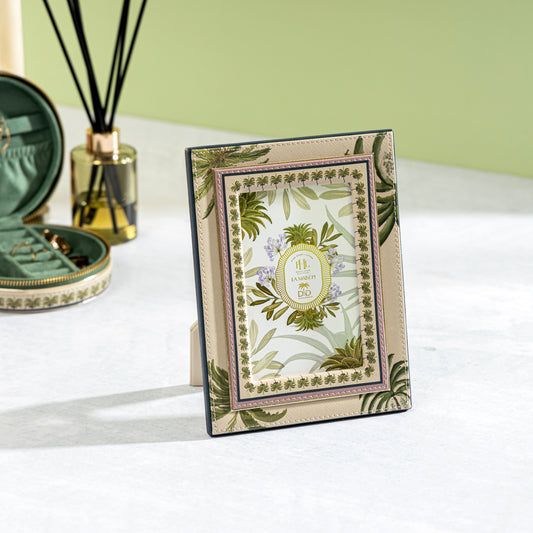【Pure Home + Living】 Palmero Beige & Green Faux Leather Photo Frame｜パルメロ ベージュ＆グリーン フェイクレザー フォトフレーム｜21×16×2cm