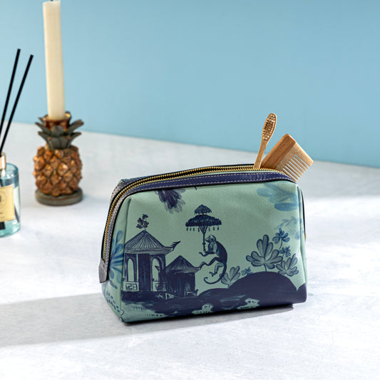 【Pure Home + Living】 Far East Blue Faux Leather Vanity Pouch - Large｜ファーイースト ブルー フェイクレザー バニティポーチ（L）｜23×8×16.5cm