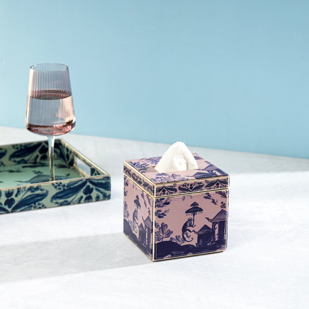 【Pure Home + Living】 Far East Pink Faux Leather Tissue Box｜ファーイースト ピンク フェイクレザー ティッシュボックス｜14×14×5.5cm