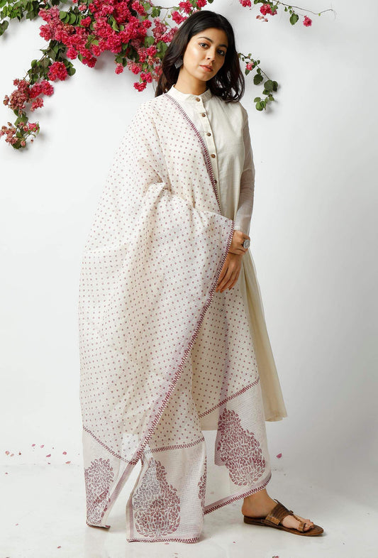 Set of 3: Off White Cotton Kurta with White Pants and Spotted Kota Dupatta サイズ XS