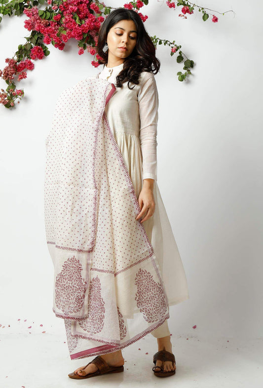 Set of 3: Off White Cotton Kurta with White Pants and Spotted Kota Dupatta サイズ XS