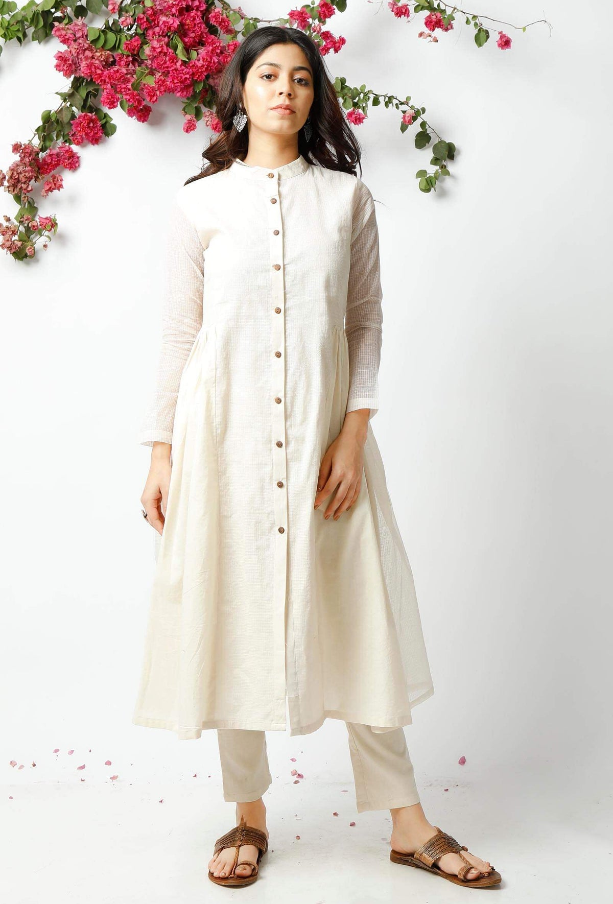 Set of 3: Off White Cotton Kurta with White Pants and Spotted Kota Dupatta サイズ XL