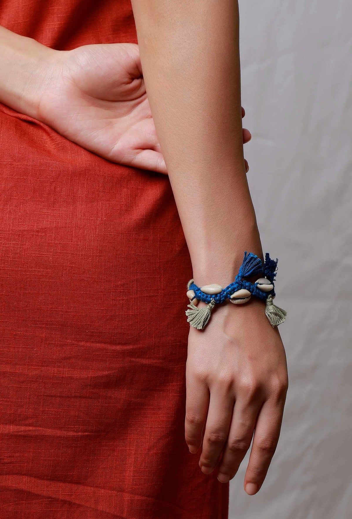 Tasselled Seashells Blue Bracelet