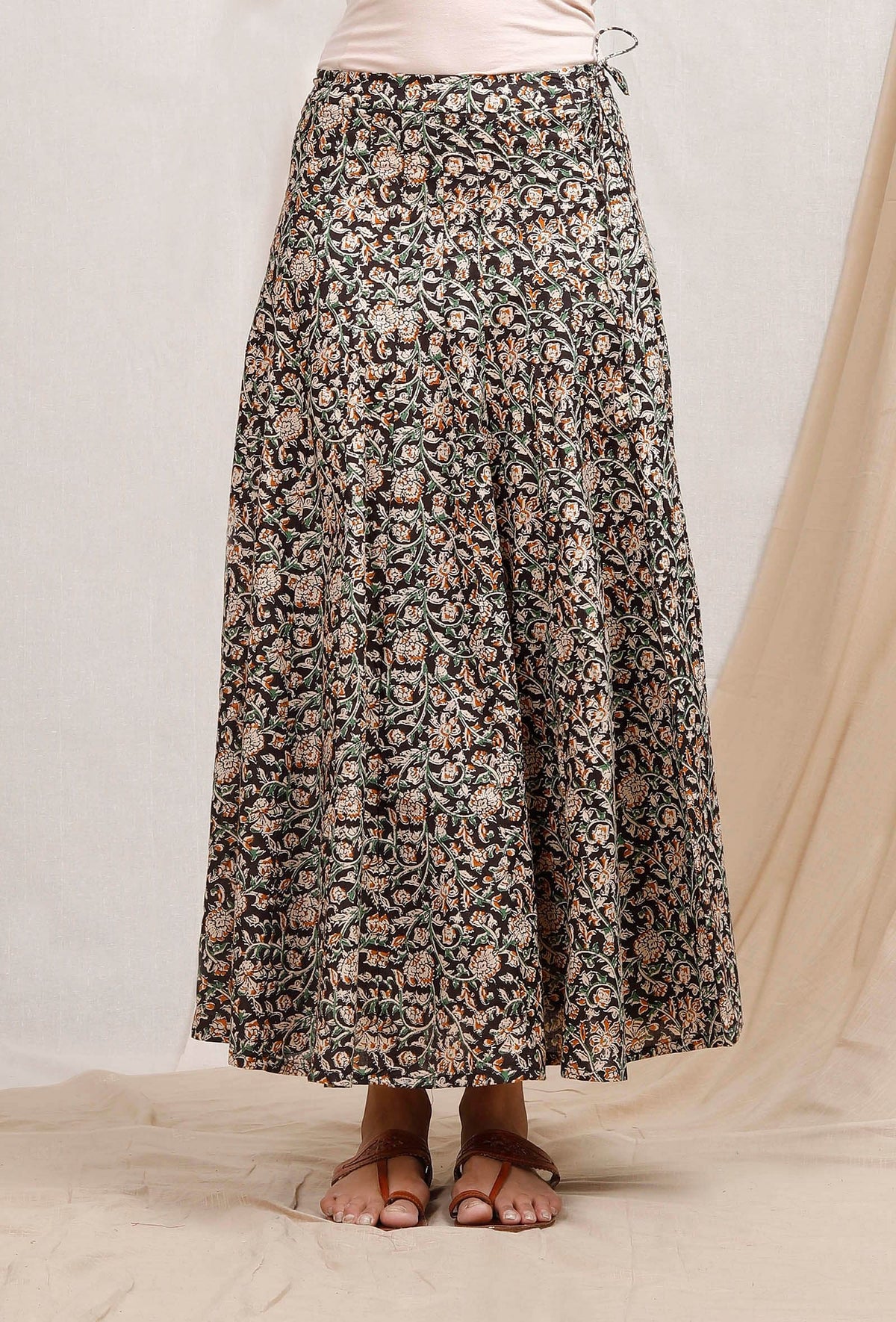 Black and Beige Kalamkari Cotton Skirt サイズ M