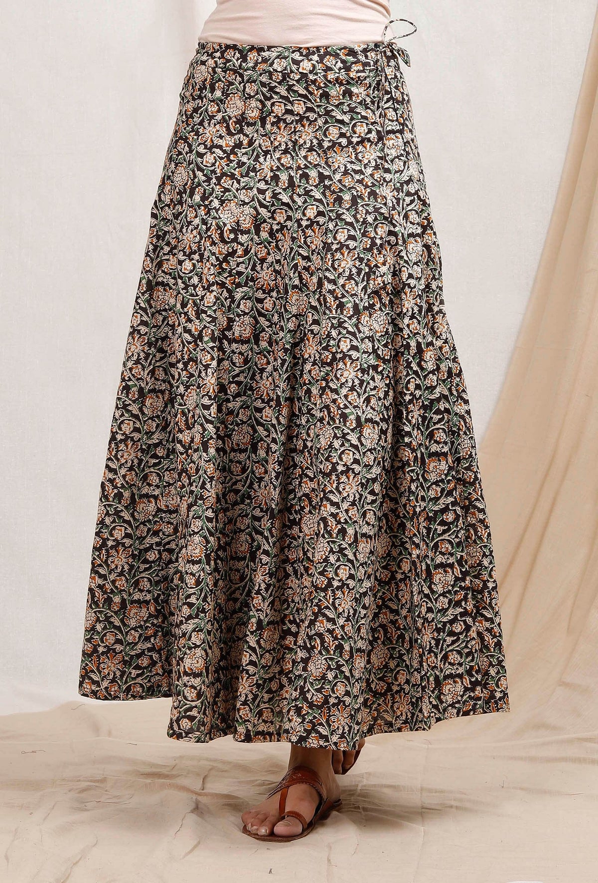 Black and Beige Kalamkari Cotton Skirt サイズ S