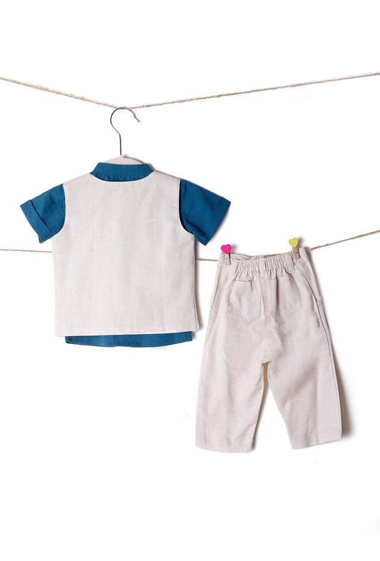 Set of 3: Off White Cotton Waistcoat and Pants with Blue Bamboo Shirt サイズ 12〜18か月