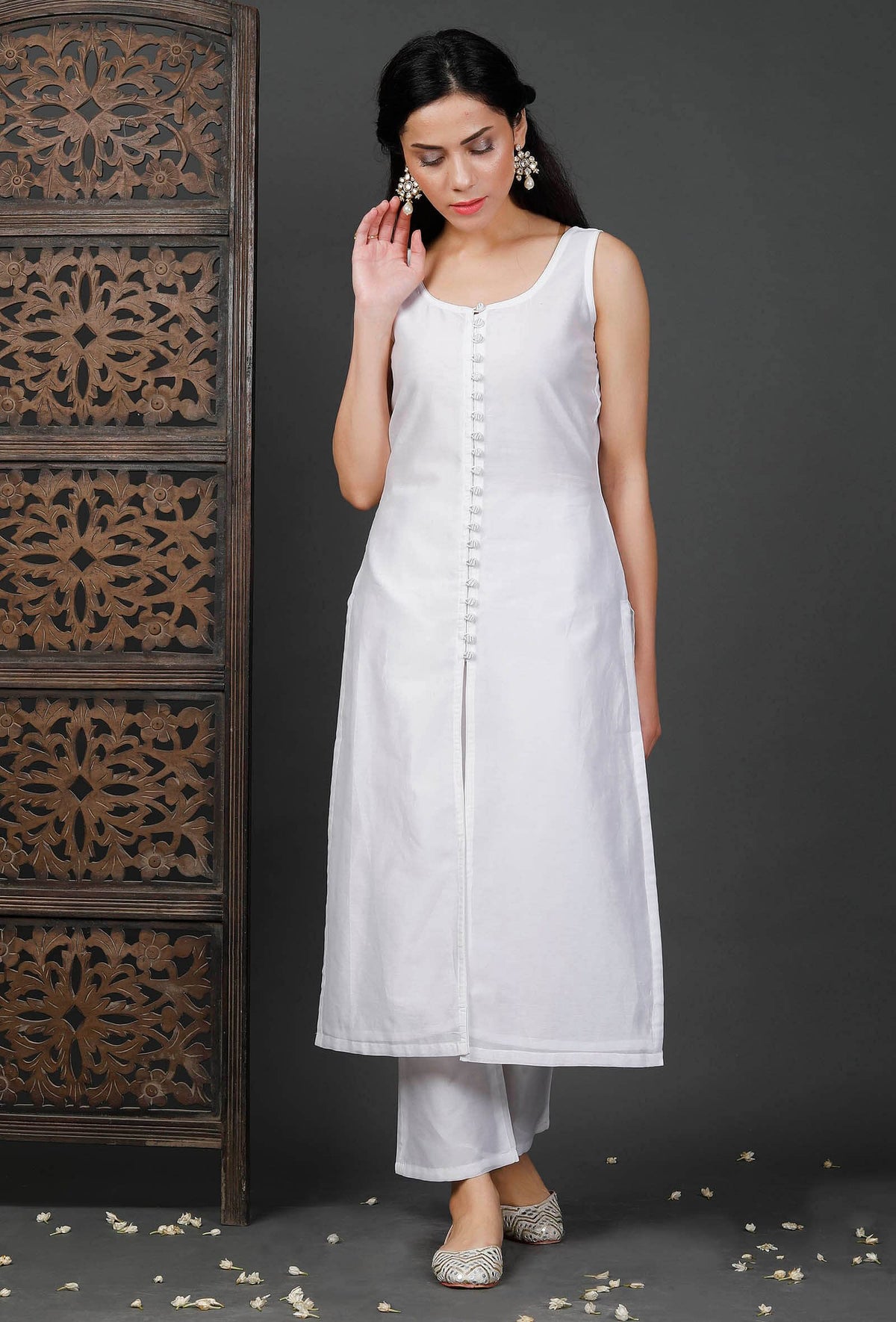 Set of 2: White Chanderi Kurta and Pants サイズ L