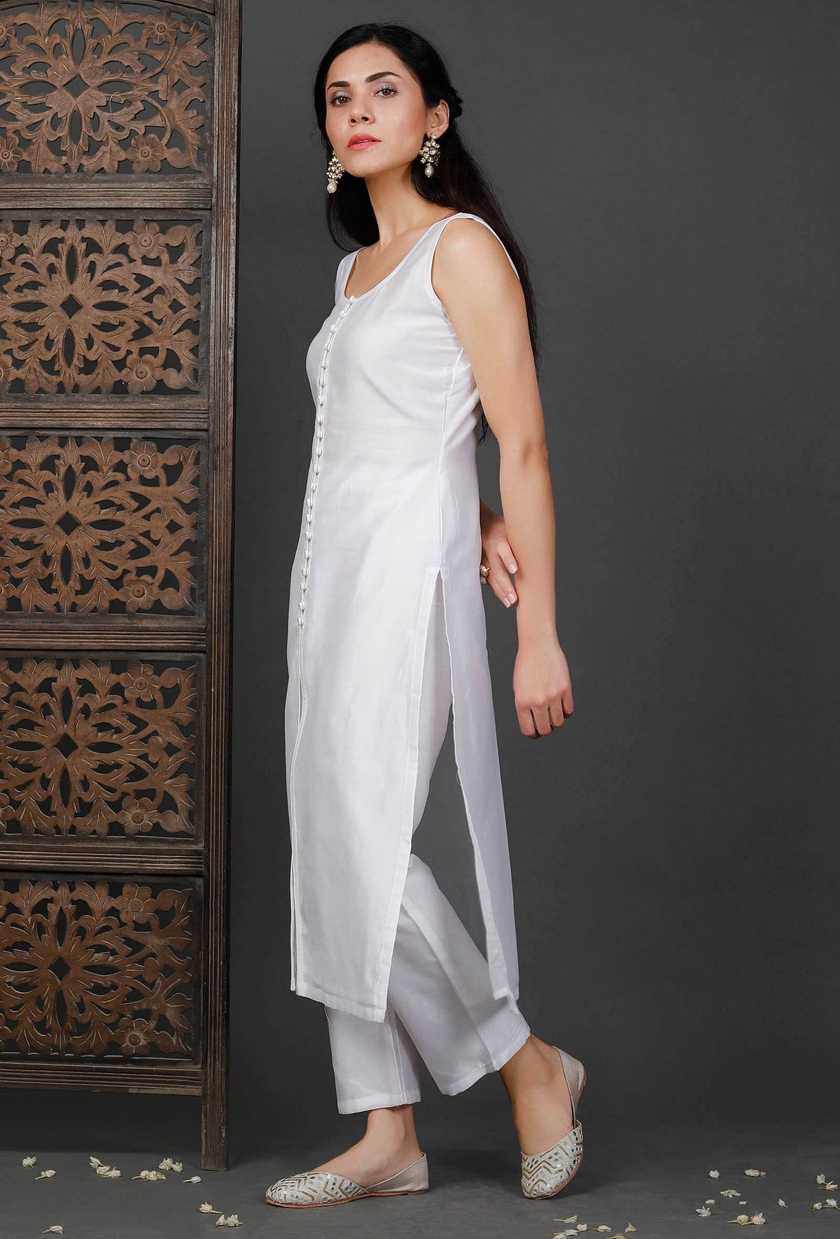 Set of 2: White Chanderi Kurta and Pants サイズ L