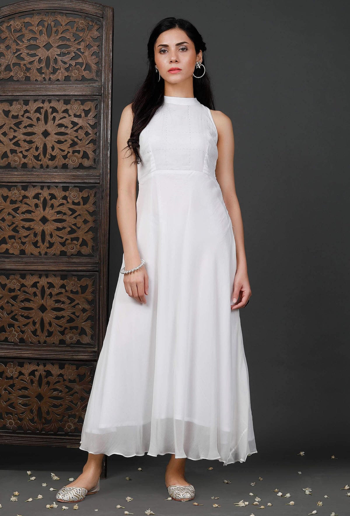 White Georgette Dress With Zari Embroidery サイズ XS