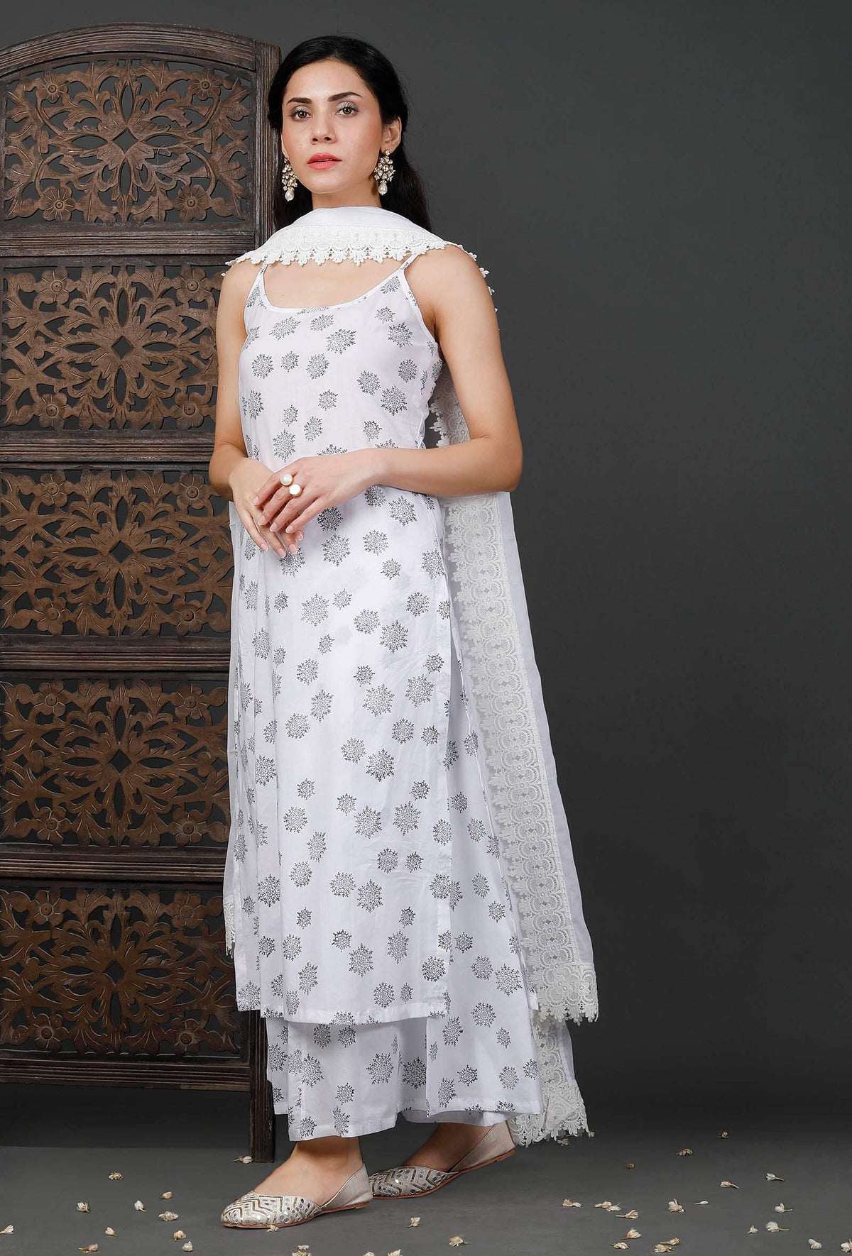 Set of 3: Printed White Kurta, Culottes and White Cotton Dupatta サイズ XL