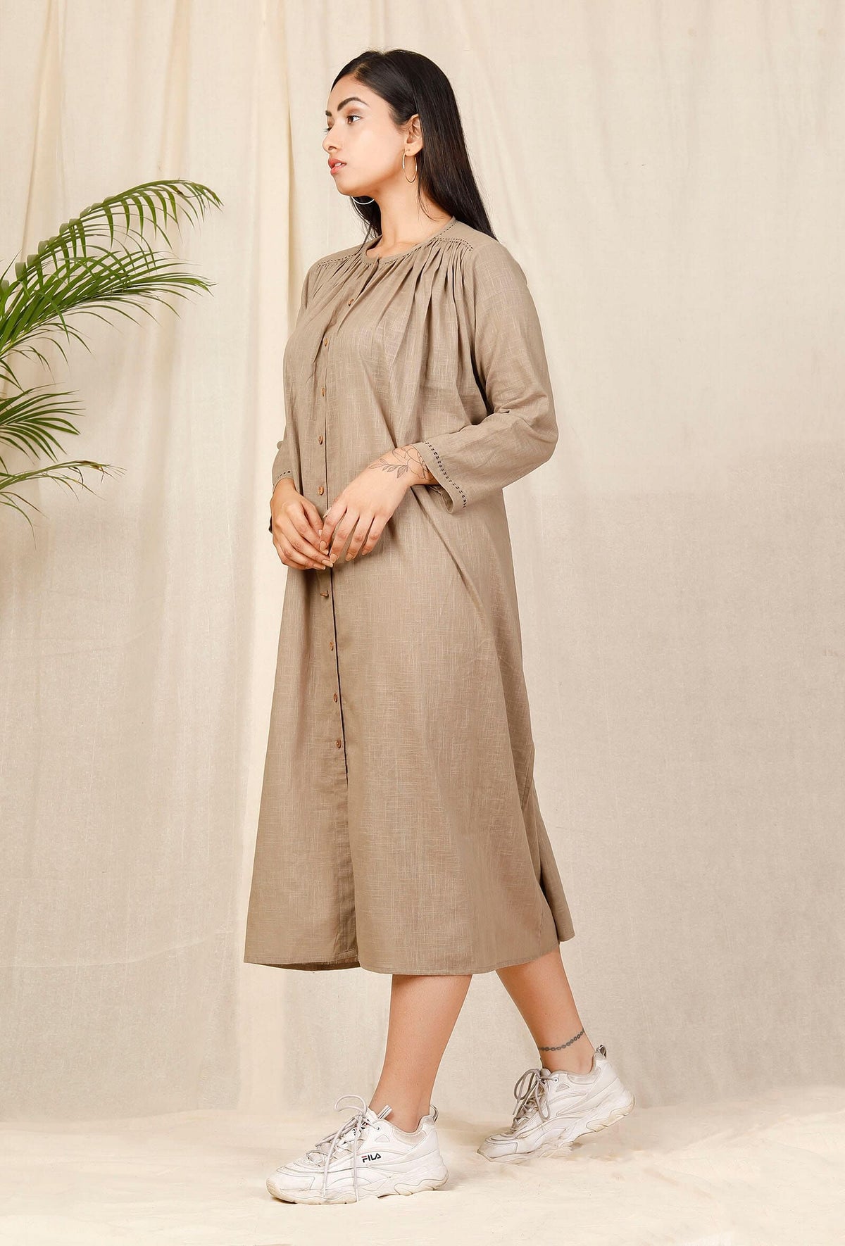 Bhuri Shoulder Gathered Hand-Embroidered Dress サイズ S