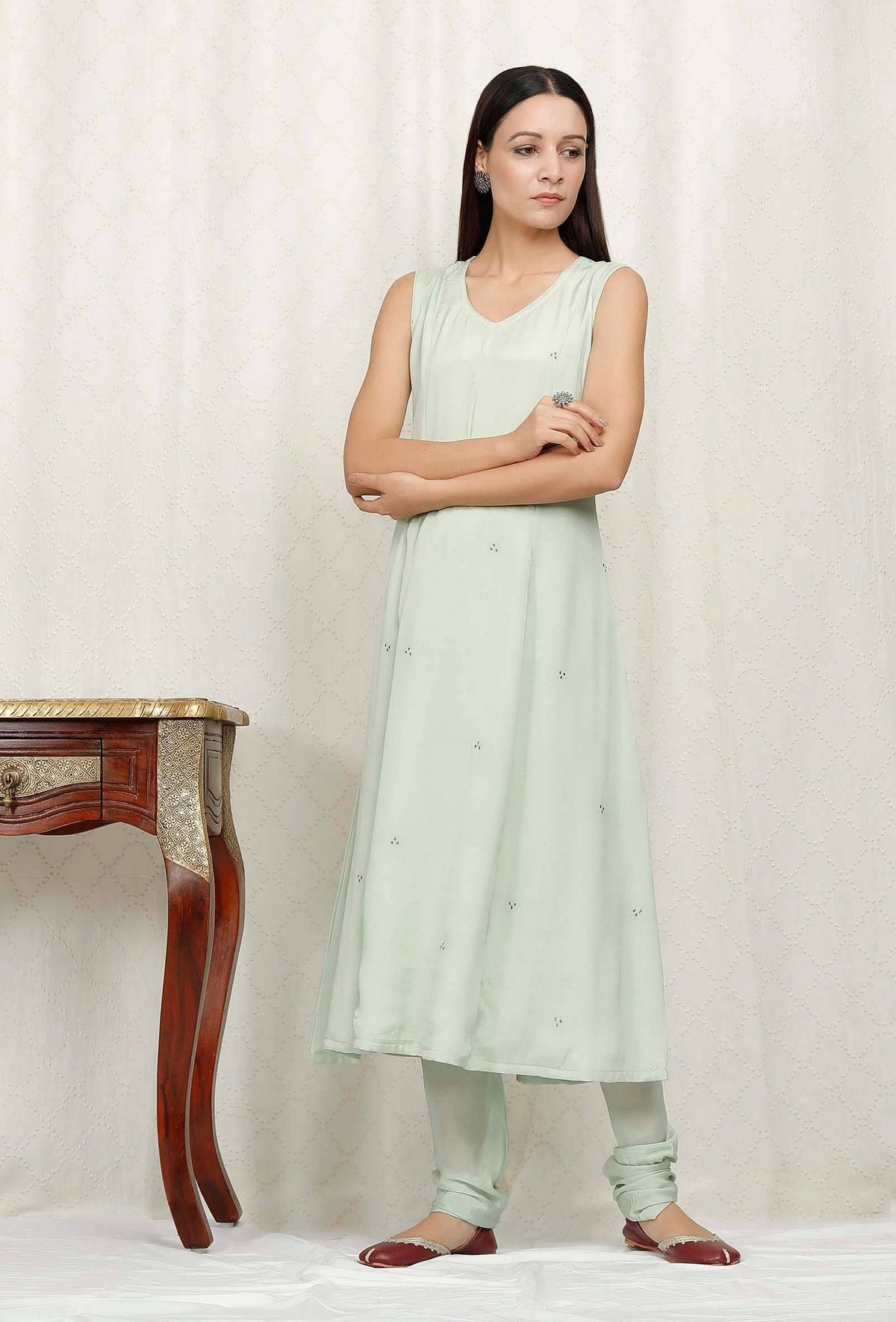 Mint Green Embroidered Chinon Kurta サイズ XS