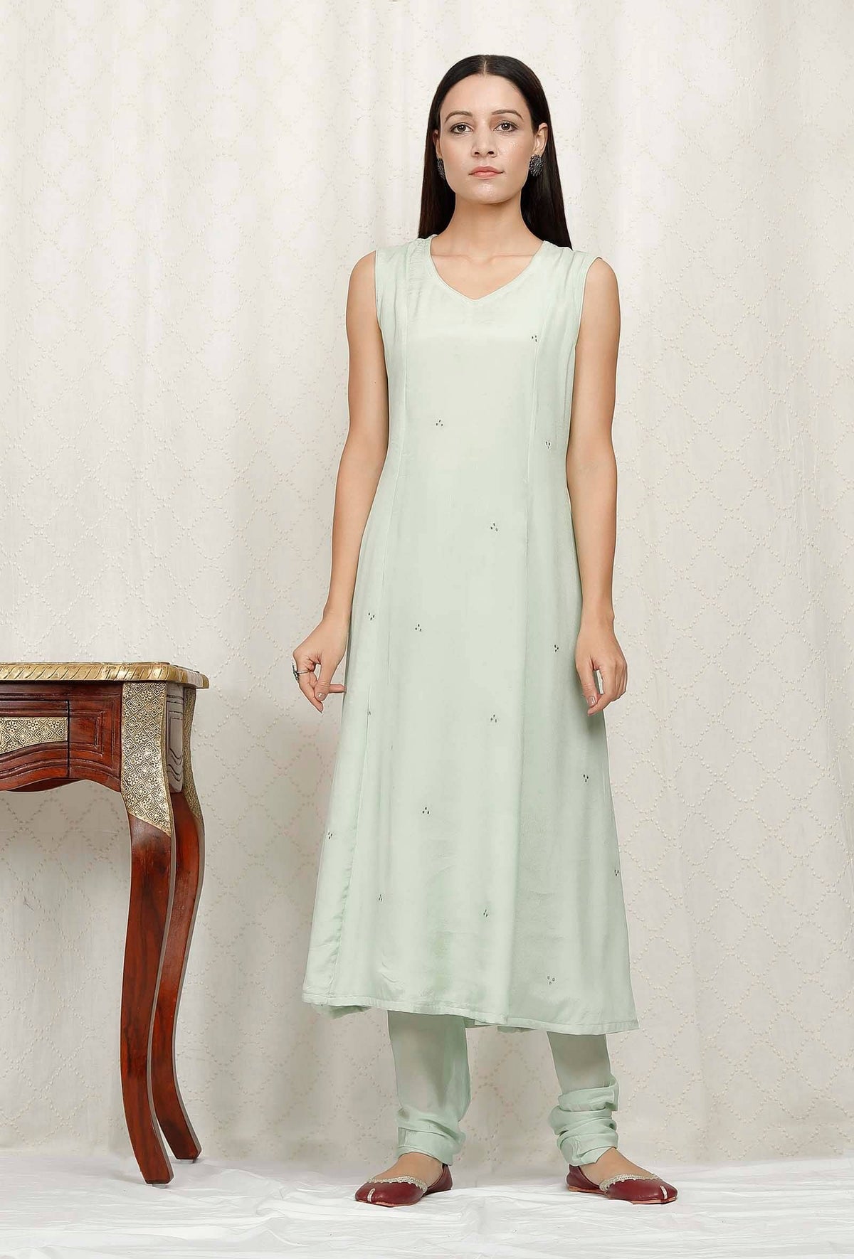 Mint Green Embroidered Chinon Kurta サイズ L