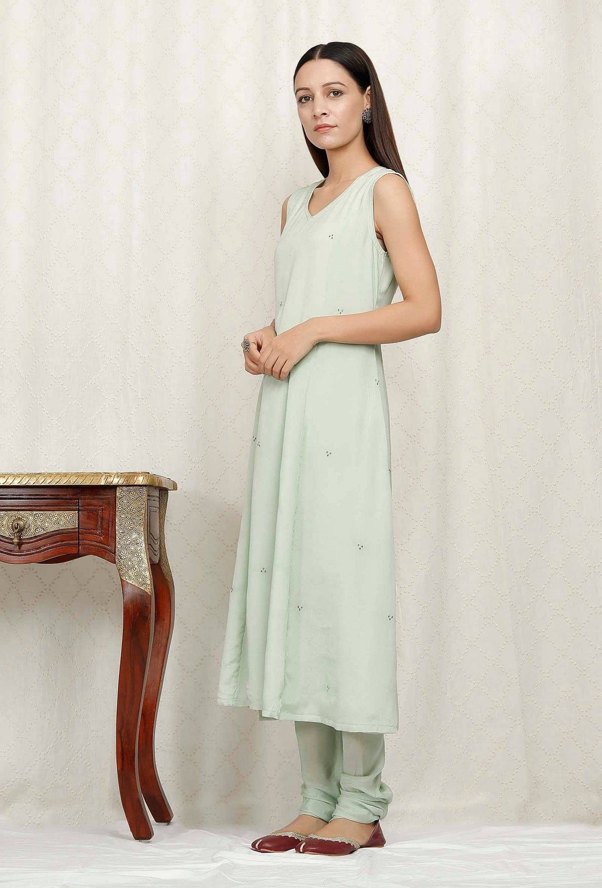 Mint Green Embroidered Chinon Kurta サイズ XL