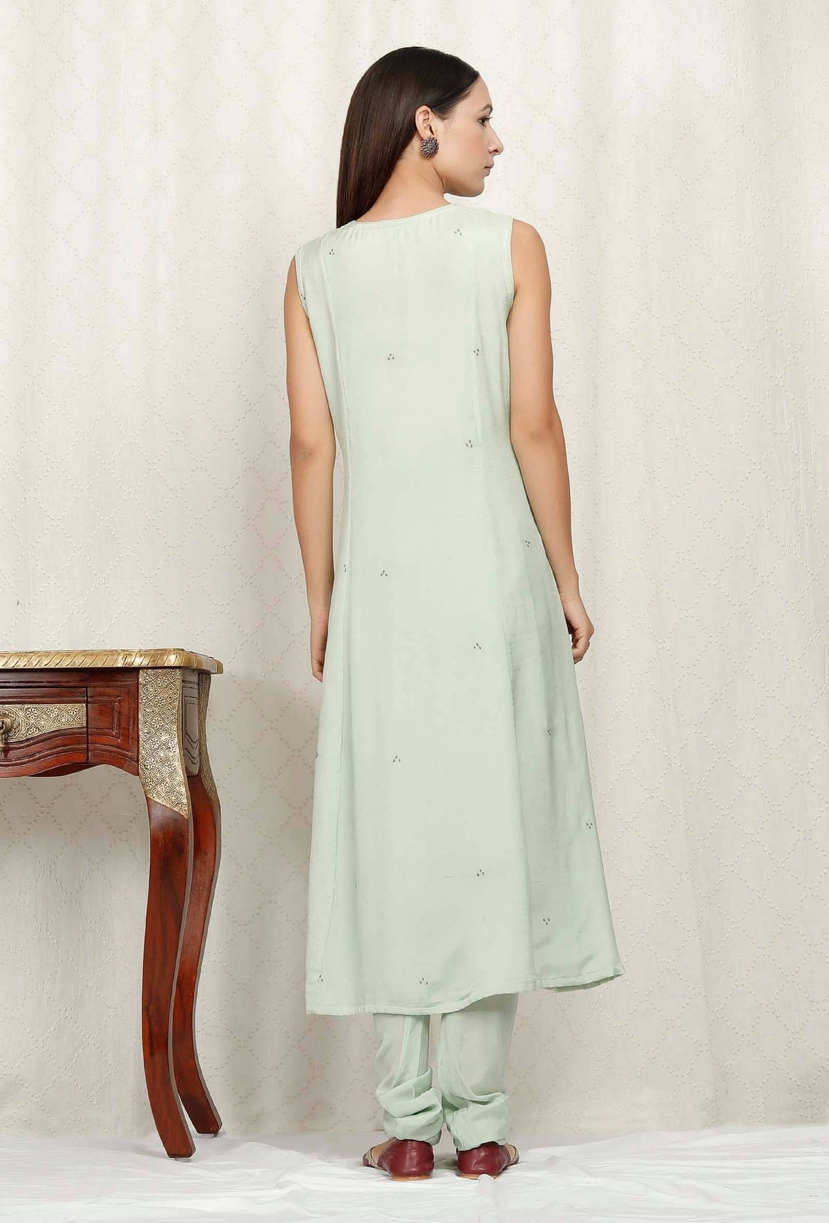 Mint Green Embroidered Chinon Kurta サイズ XS