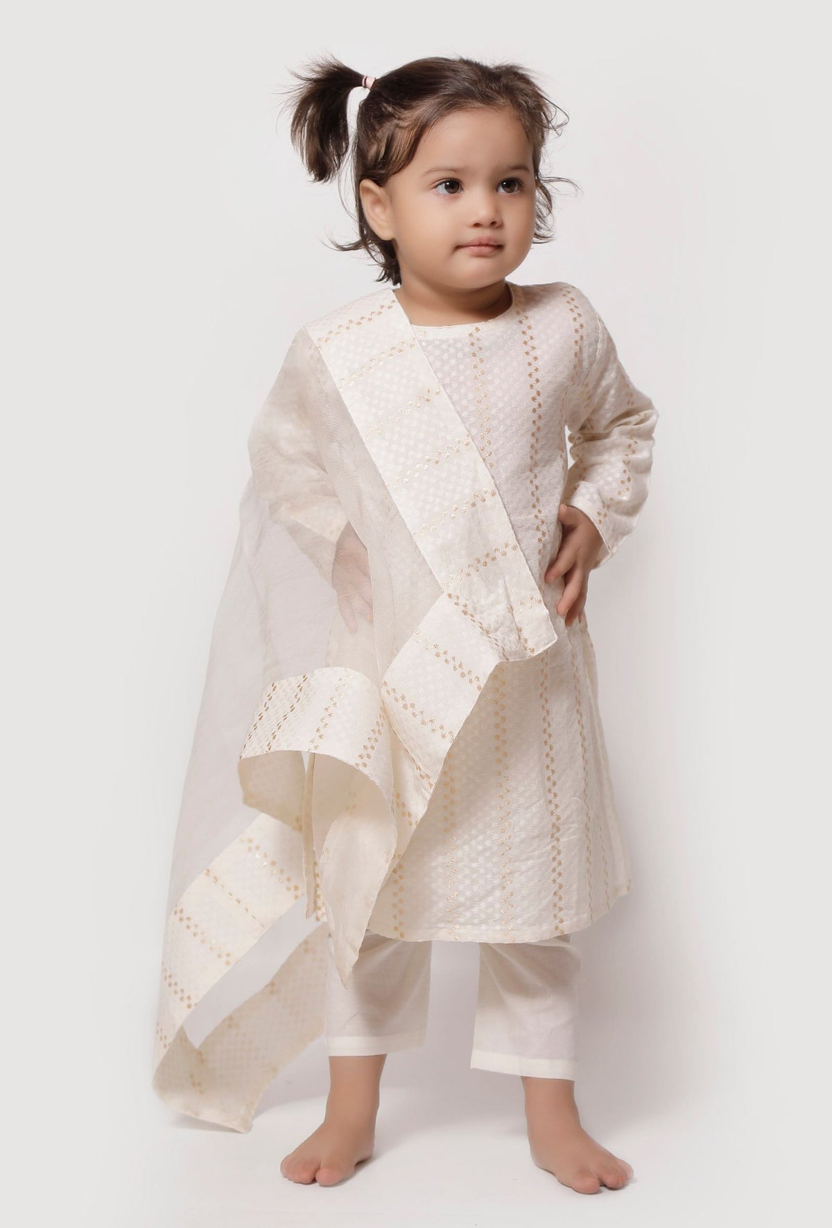 Set of 3: Snow White Malmal Zig Zag Kurta with Pajama and Dupatta サイズ 0〜3か月