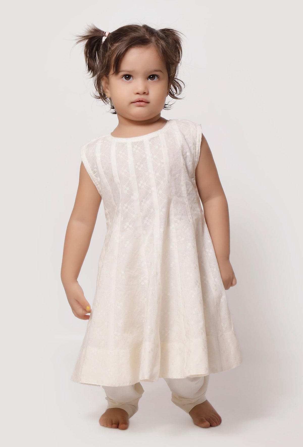 Set of 2: Frost White Cut Sleeves Malmal Anarkali with Churidar サイズ 3〜4歳