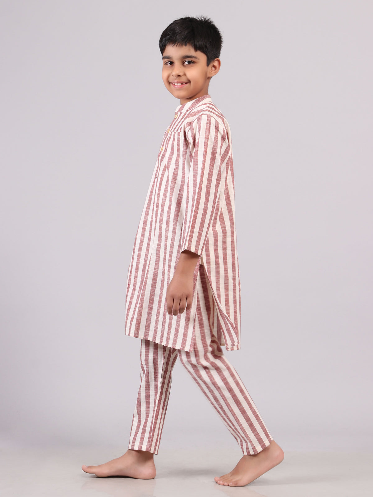 Set of 2: Red Stripes Cotton Kurta Pyjama Set サイズ 6〜7歳